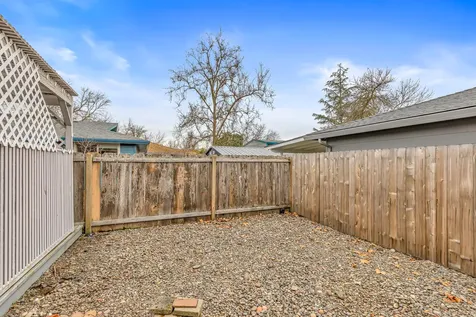 2120 Perri Place Medford OR 97504