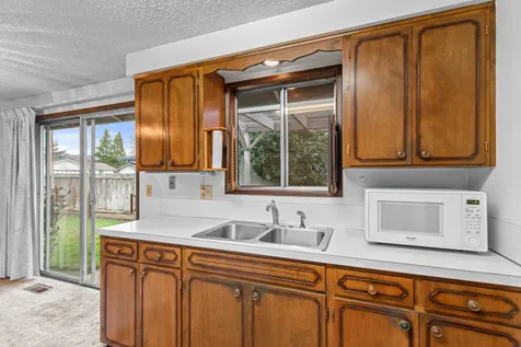2120 Perri Place Medford OR 97504