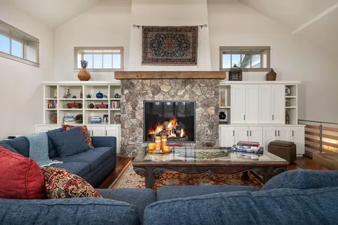 61845 Ten Barr Ranch Road Bend OR 97701