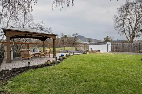 3063 Edgewood Drive Medford OR 97504
