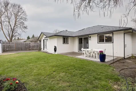 3063 Edgewood Drive Medford OR 97504