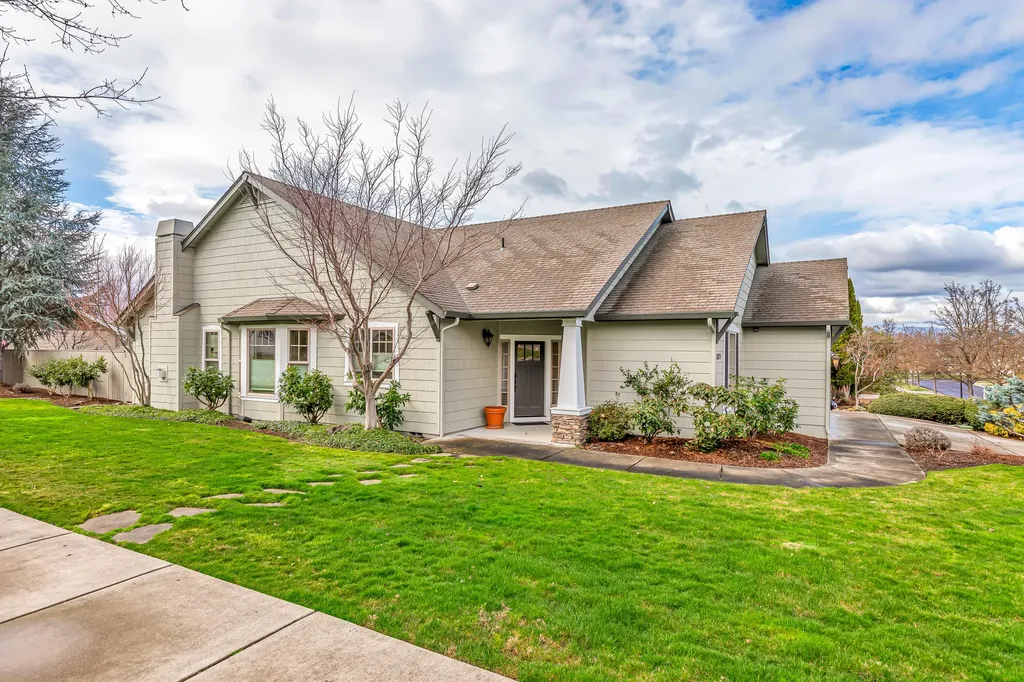 3871 Fieldbrook Avenue Medford OR 97504