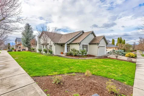3871 Fieldbrook Avenue Medford OR 97504
