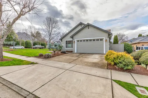 3871 Fieldbrook Avenue Medford OR 97504
