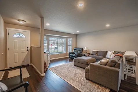 601 Benjamin Way Phoenix OR 97535