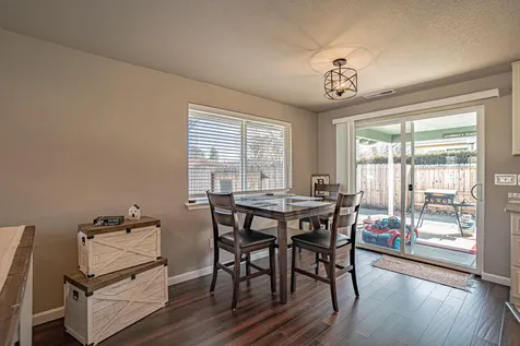 601 Benjamin Way Phoenix OR 97535