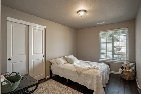 601 Benjamin Way Phoenix OR 97535