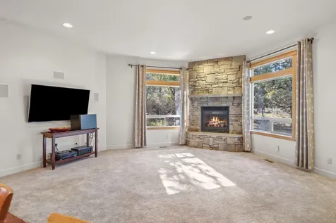 1010 NW Yosemite Drive Bend OR 97703