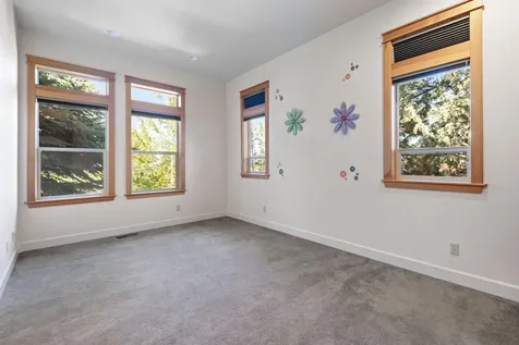 1010 NW Yosemite Drive Bend OR 97703