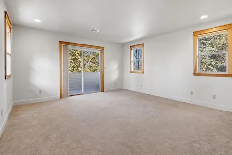 1010 NW Yosemite Drive Bend OR 97703