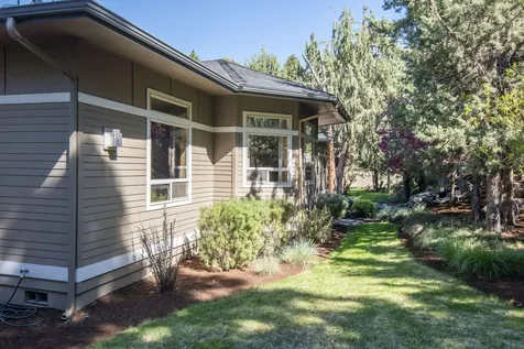 1010 NW Yosemite Drive Bend OR 97703