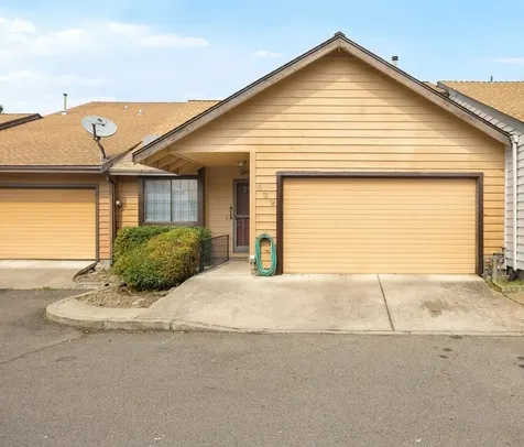 639 Golden Lane Medford OR 97504
