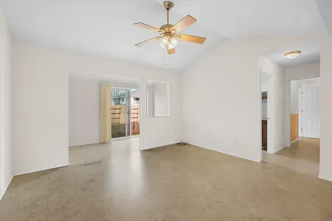 639 Golden Lane Medford OR 97504