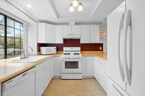 639 Golden Lane Medford OR 97504