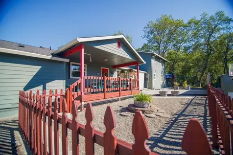 1113 SE Allenwood Drive Grants Pass OR 97527