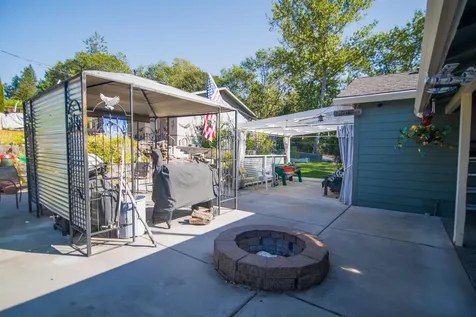 1113 SE Allenwood Drive Grants Pass OR 97527