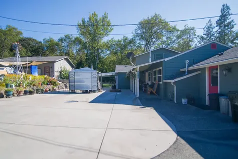 1113 SE Allenwood Drive Grants Pass OR 97527