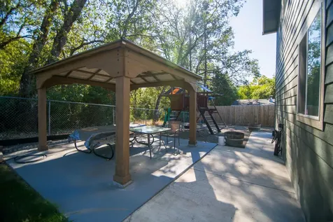 1113 SE Allenwood Drive Grants Pass OR 97527