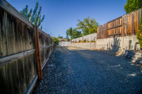 1113 SE Allenwood Drive Grants Pass OR 97527