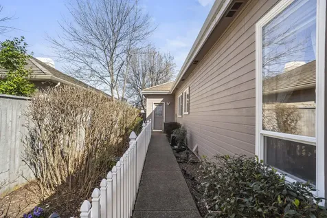 3378 Creek View Drive Medford OR 97504