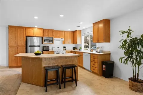 1918 Mckenzie Drive Medford OR 97501