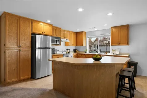 1918 Mckenzie Drive Medford OR 97501