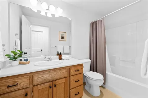 1918 Mckenzie Drive Medford OR 97501