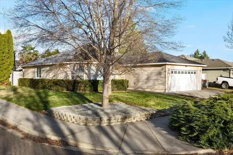 1918 Mckenzie Drive Medford OR 97501