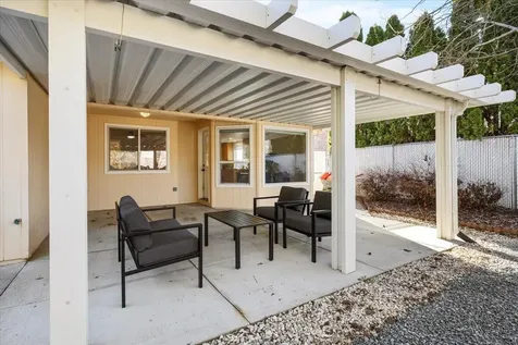 1918 Mckenzie Drive Medford OR 97501