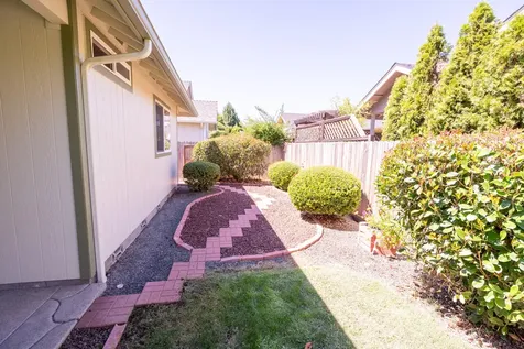 1800 SW J Street Grants Pass OR 97526