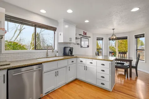 1860 Canyon Avenue Medford OR 97504