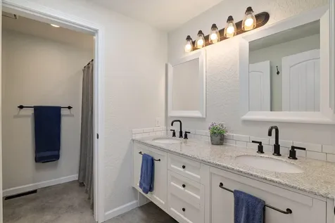 1860 Canyon Avenue Medford OR 97504