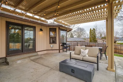 1860 Canyon Avenue Medford OR 97504