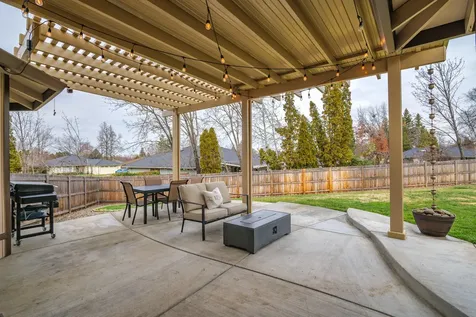 1860 Canyon Avenue Medford OR 97504