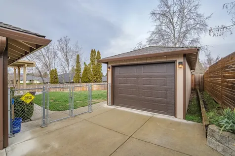 1860 Canyon Avenue Medford OR 97504