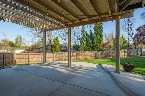 1860 Canyon Avenue Medford OR 97504