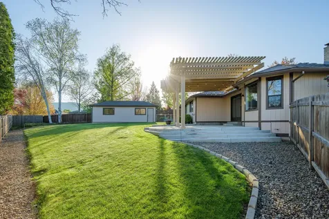 1860 Canyon Avenue Medford OR 97504