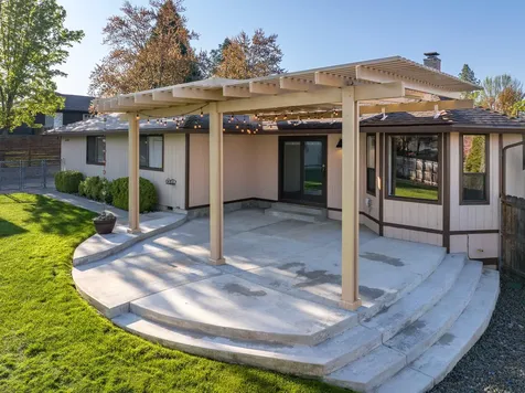 1860 Canyon Avenue Medford OR 97504