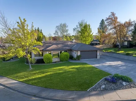 1860 Canyon Avenue Medford OR 97504