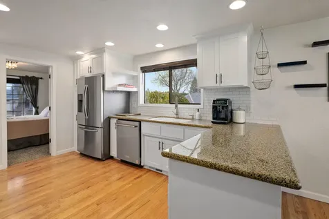 1860 Canyon Avenue Medford OR 97504