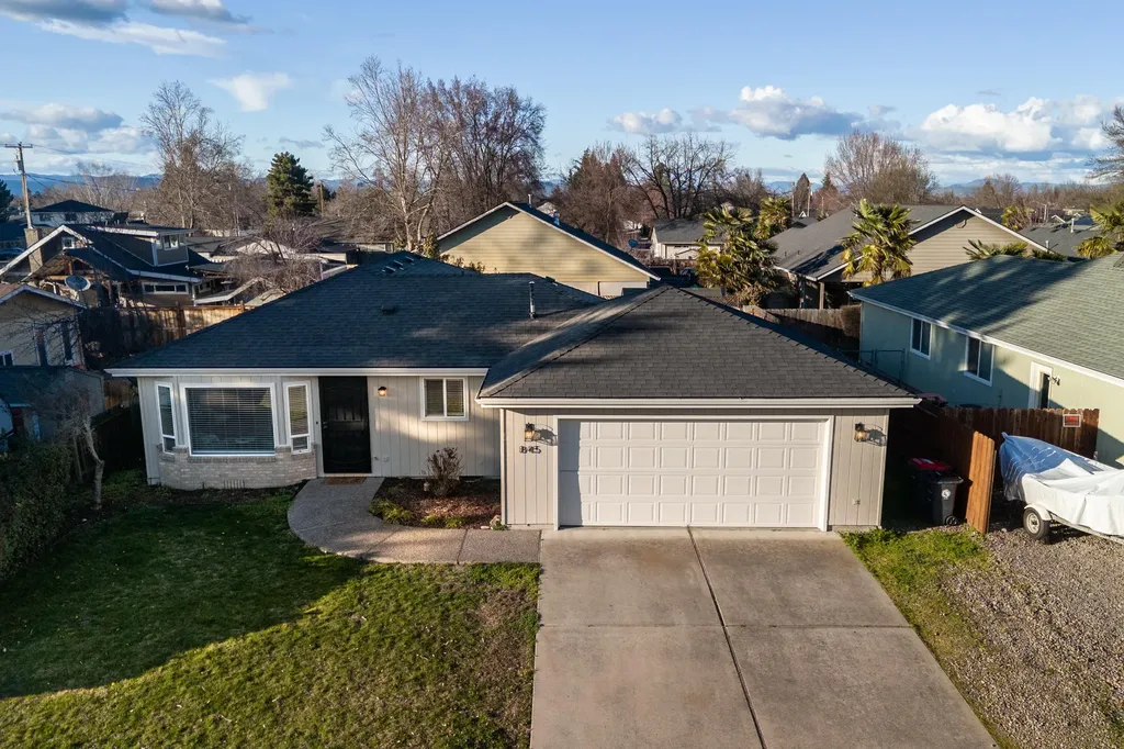 845 Forest Glen Drive Central Point OR 97502