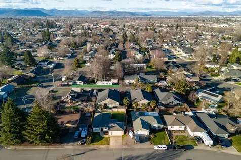 845 Forest Glen Drive Central Point OR 97502