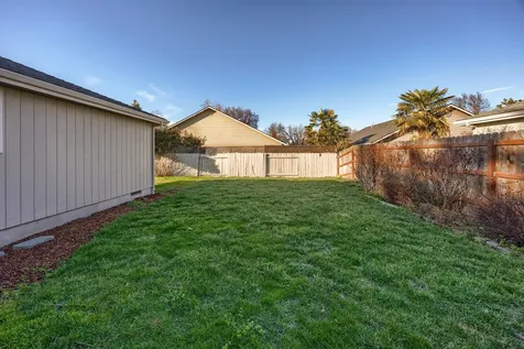 845 Forest Glen Drive Central Point OR 97502