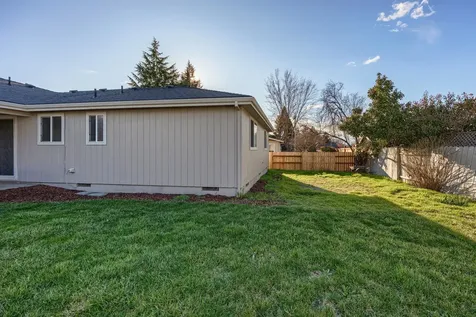 845 Forest Glen Drive Central Point OR 97502
