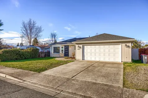 845 Forest Glen Drive Central Point OR 97502