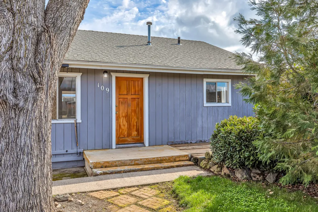 109 Lozier Lane Medford OR 97501