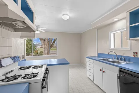 109 Lozier Lane Medford OR 97501