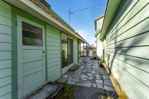 1699 NE Foothill Boulevard Grants Pass OR 97526
