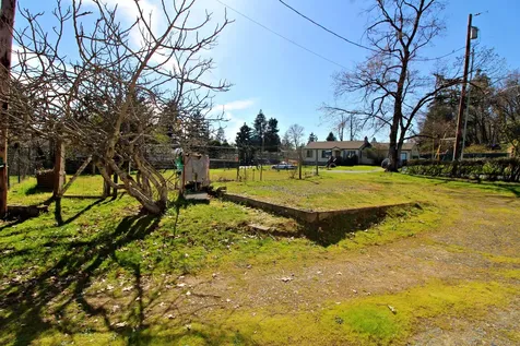 1119 NW Elm Street Grants Pass OR 97526