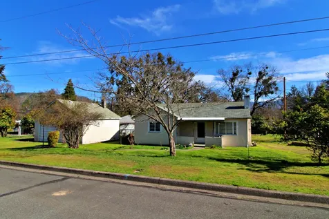 1119 NW Elm Street Grants Pass OR 97526